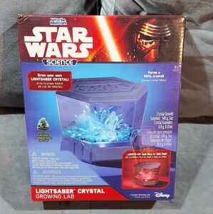 DISNEY STAR WARS SCIENCE LIGHTSABER CRYSTAL GROWING LAB LIGHTS-UP BLUE OR RED